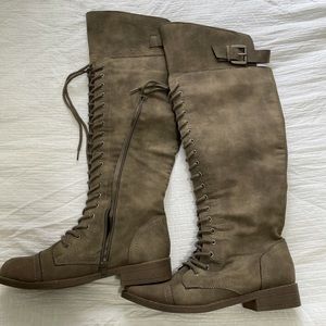 Never worn tall madden girl boots